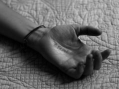 Aye Estévez presenta “8 Pasos”, un álbum sobre la violencia de género y sus distintas escalas